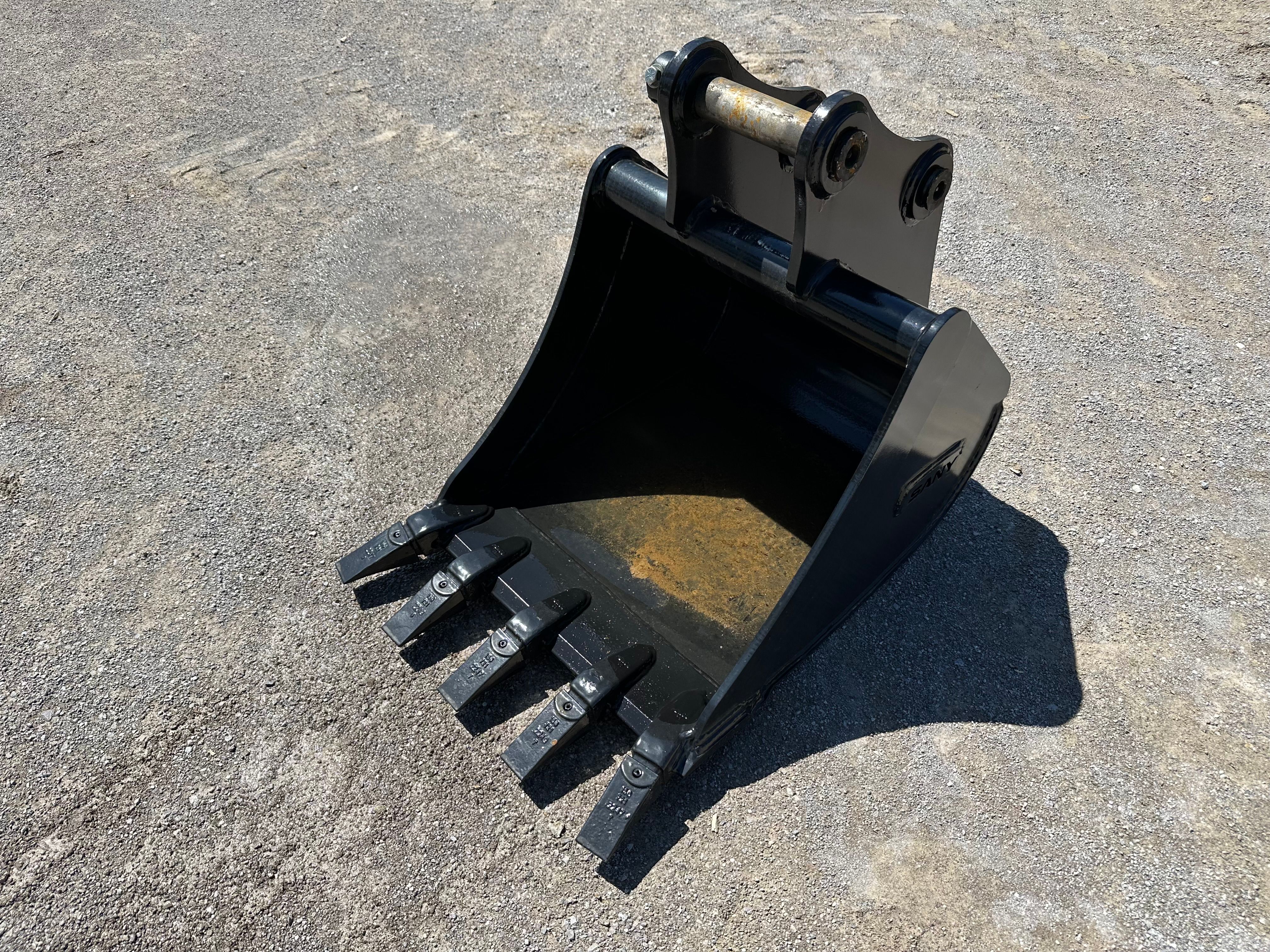 24" BUCKET FOR SY60C Photo 3 Thumbnail