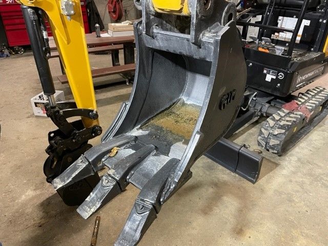 12" BUCKET FOR SY16C Photo 1 Thumbnail