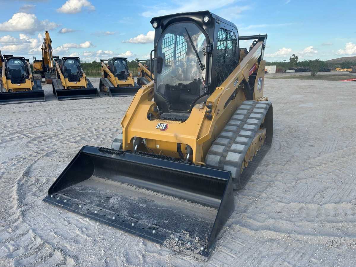 2024 CAT 299D3 Photo 1