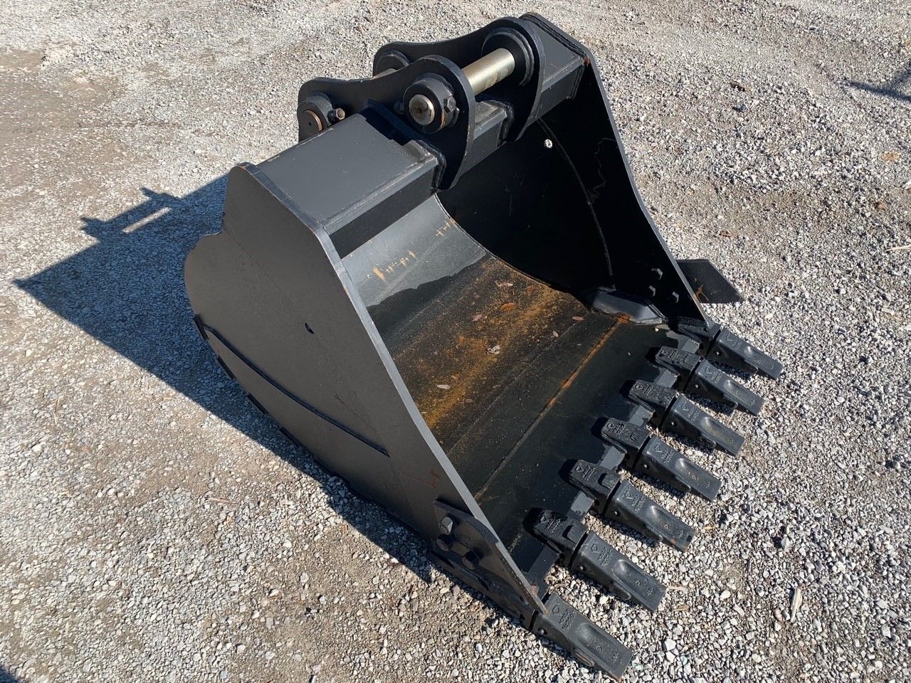 48" BUCKET FOR SY135C Photo 3 Thumbnail