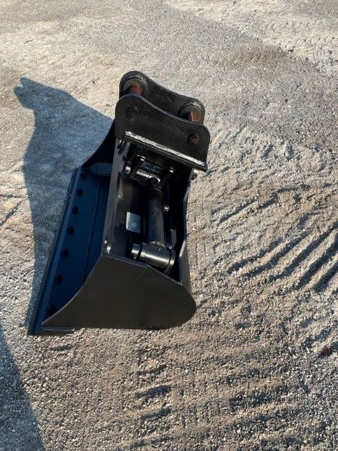 44" EXCAVATOR TILTING BUCKET 45MM PIN Photo 3 Thumbnail