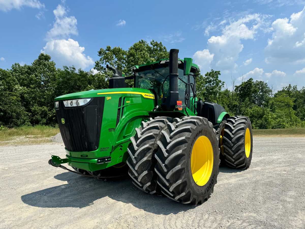 2022 JOHN DEERE JOHN DEERE 9R 590 SCRAPER SPECIAL TRACTOR Photo 1