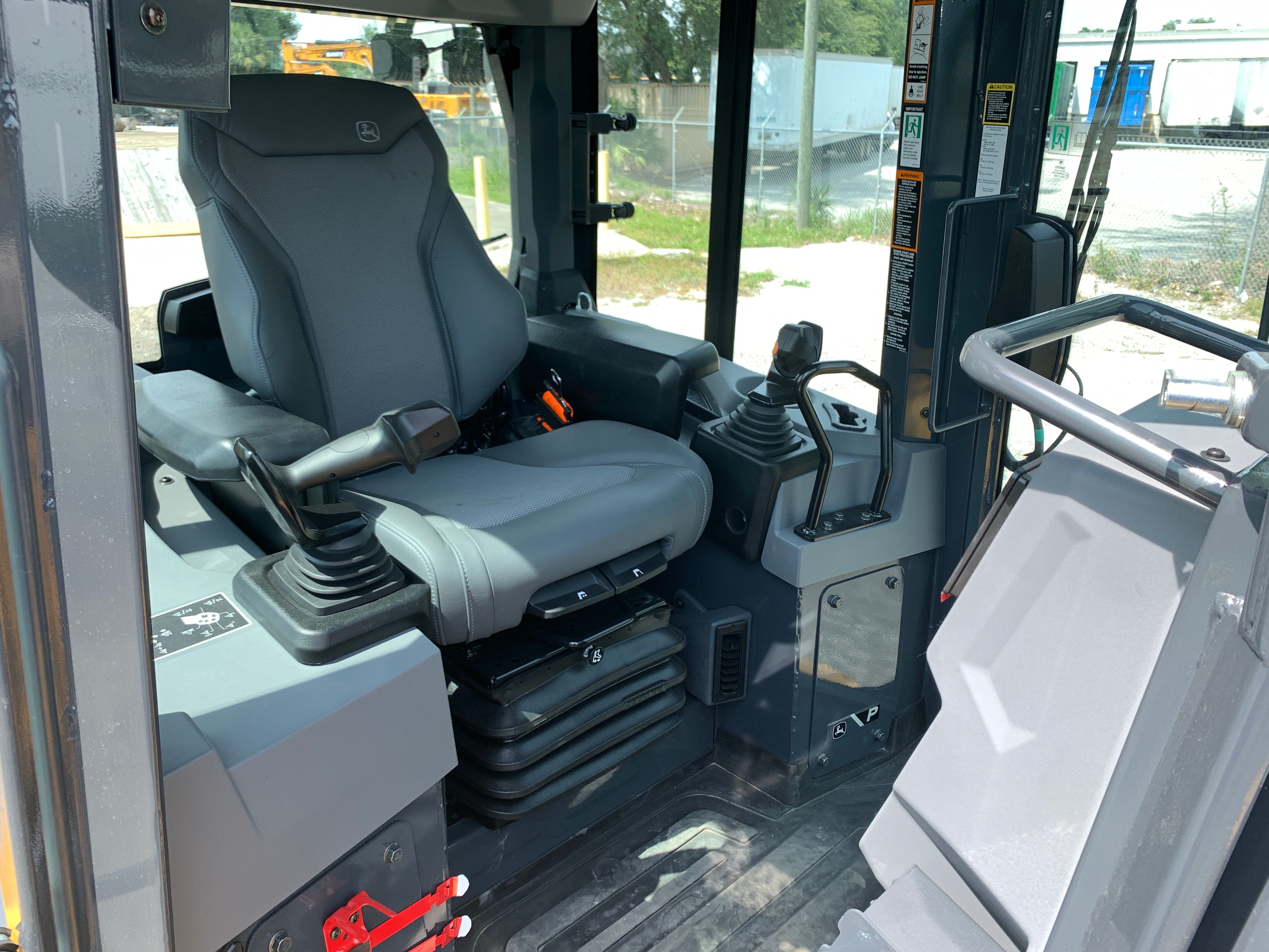 2023 JOHN DEERE 650 P-TIER Photo 7 Thumbnail