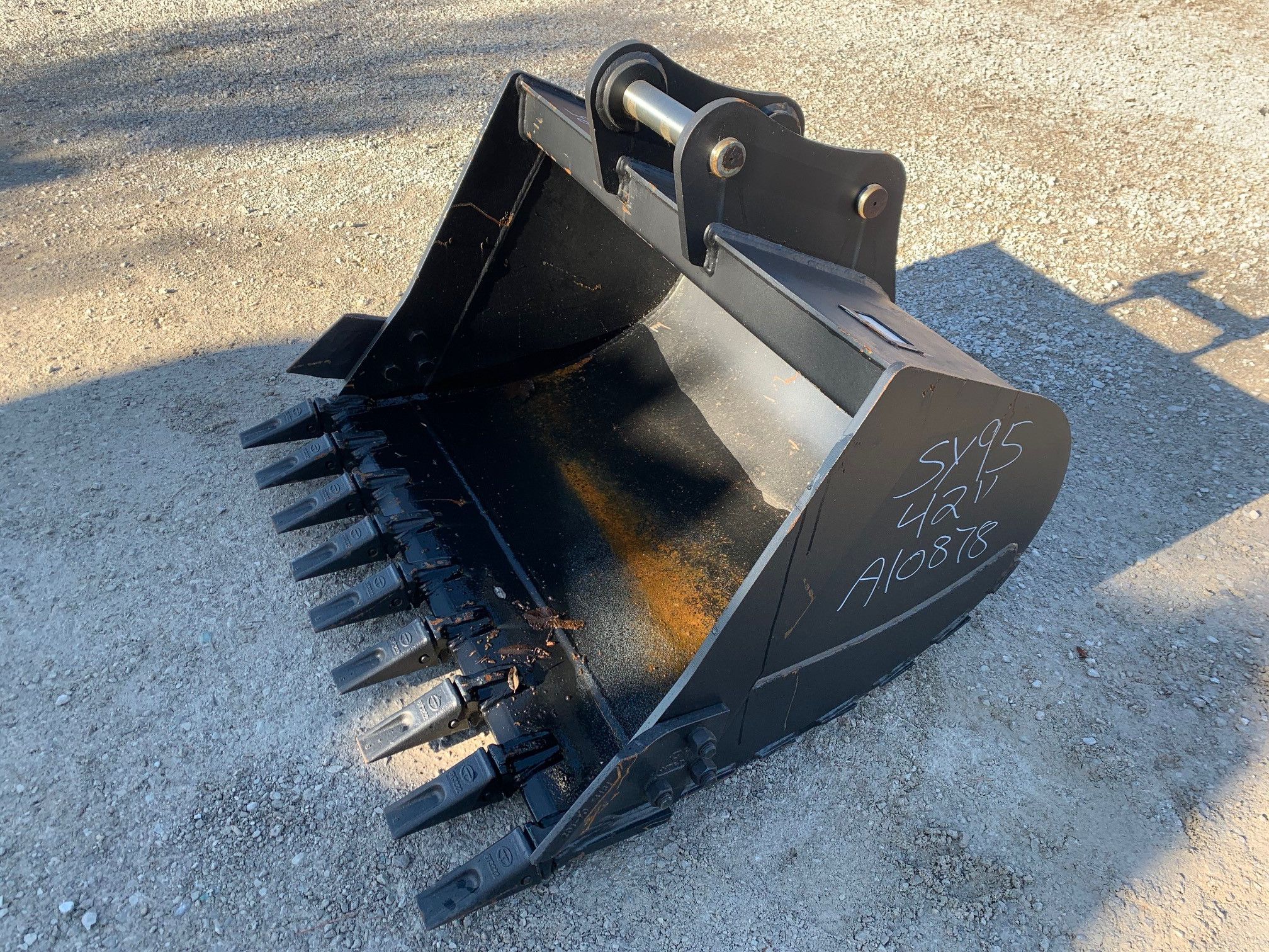 48" BUCKET FOR SY95C Photo 4 Thumbnail