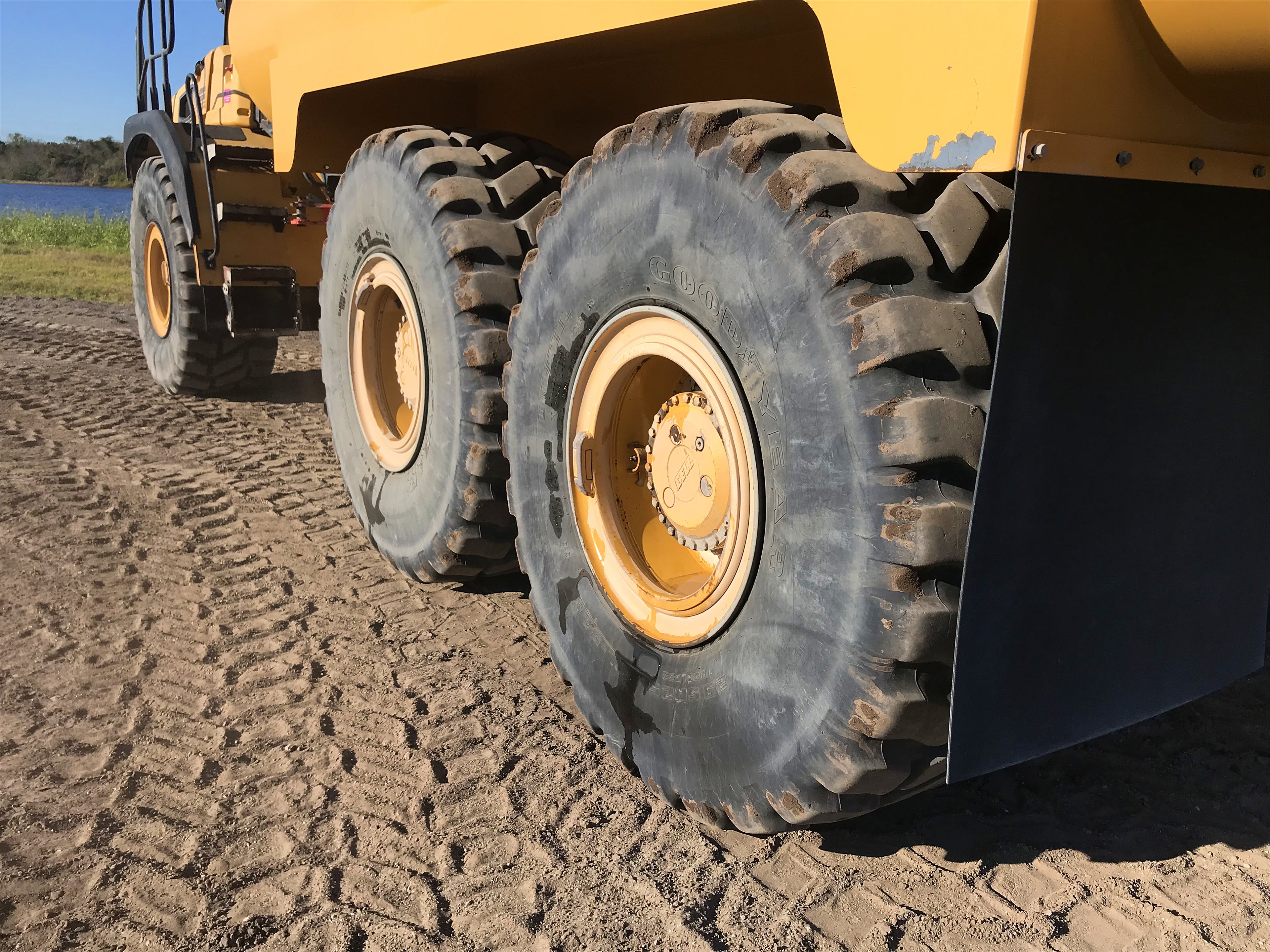 2015 BELL B30E Photo 12 Thumbnail