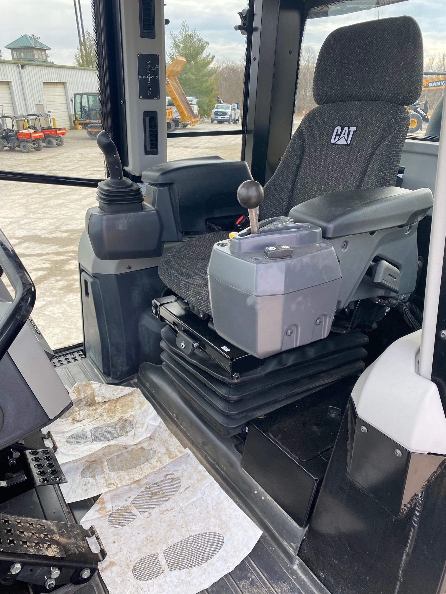 2019 CAT 963K Photo 15 Thumbnail