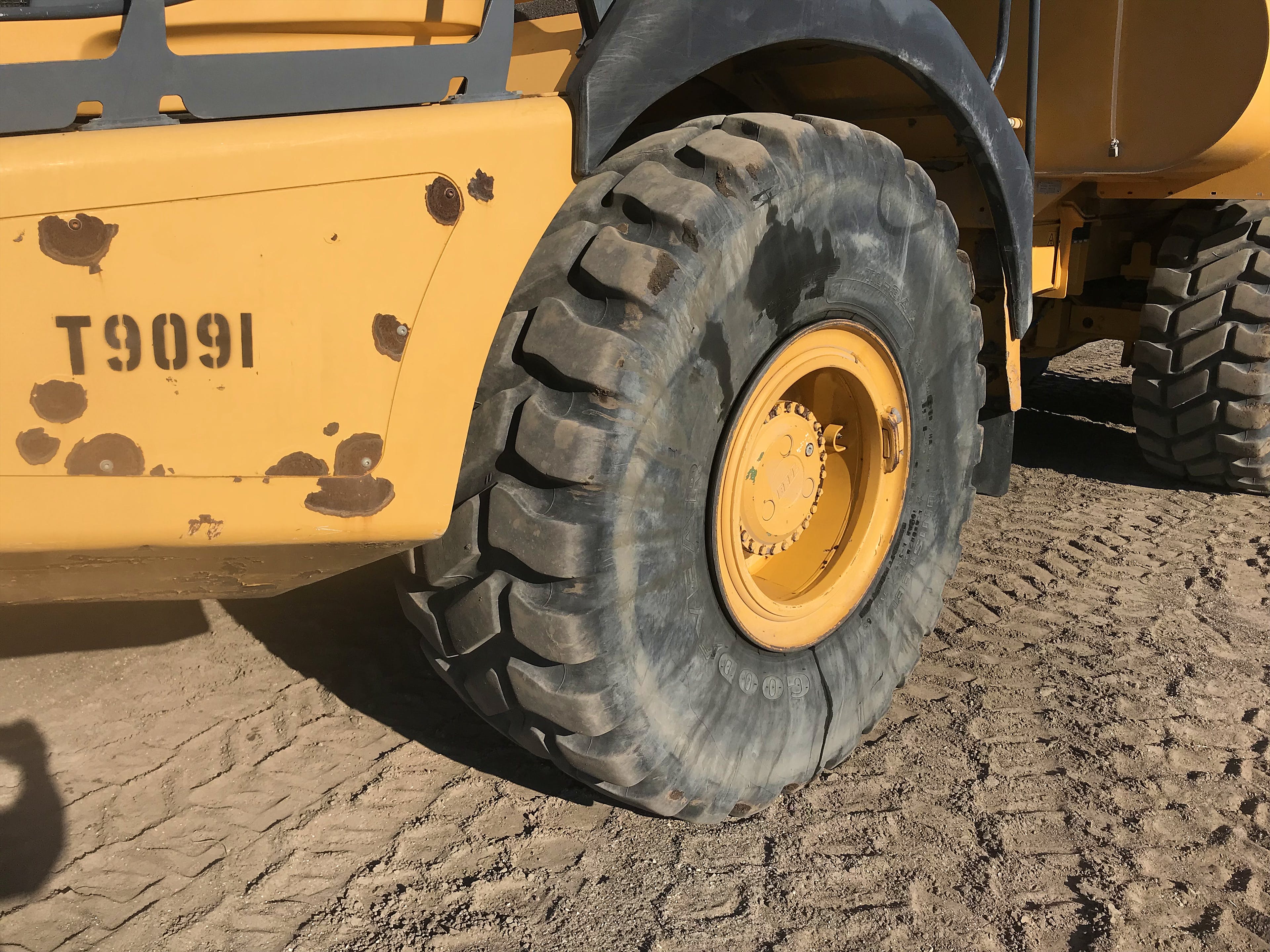 2015 BELL B30E Photo 10 Thumbnail