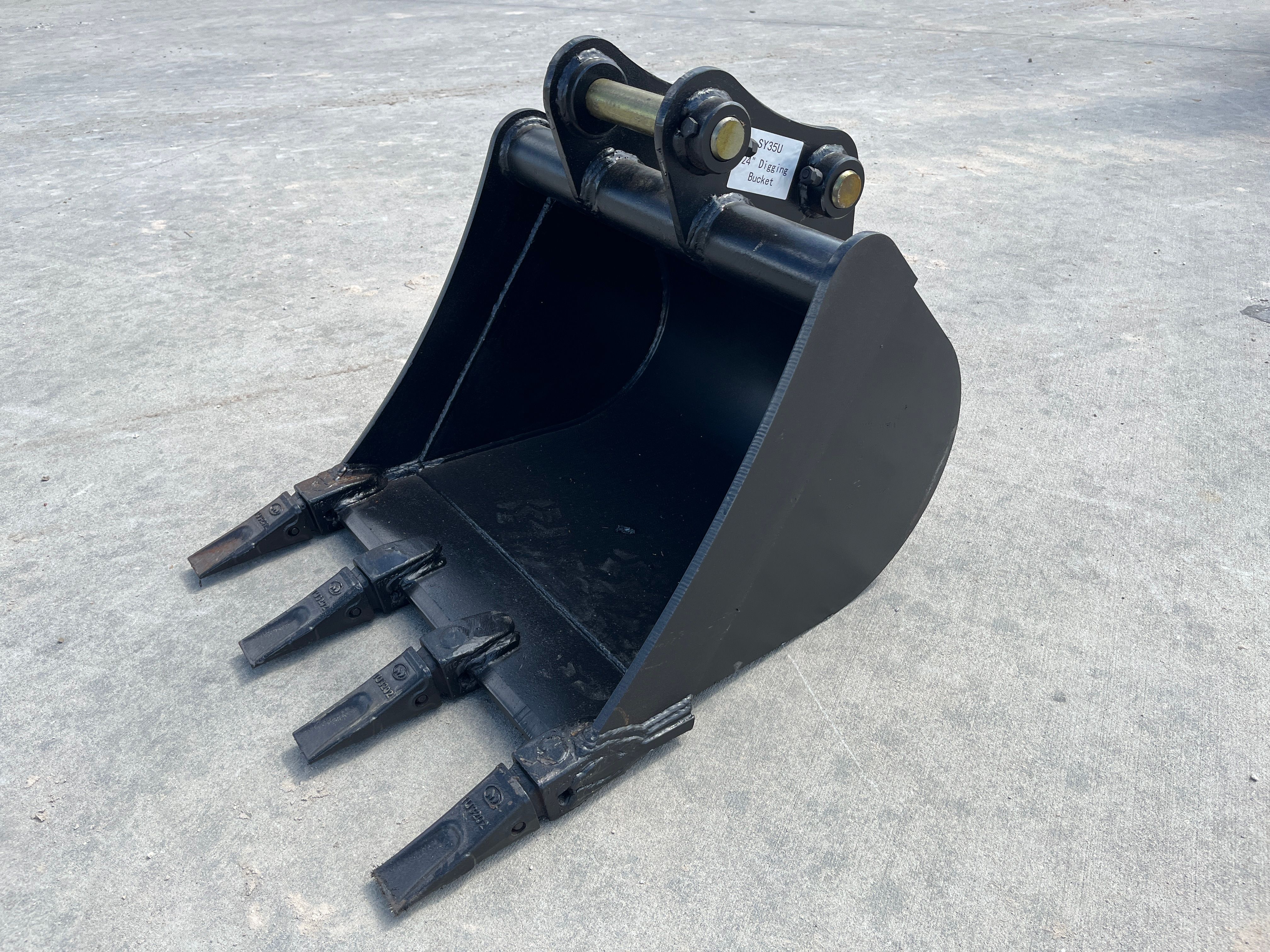 24" BUCKET FOR SY35U Photo 1 Thumbnail