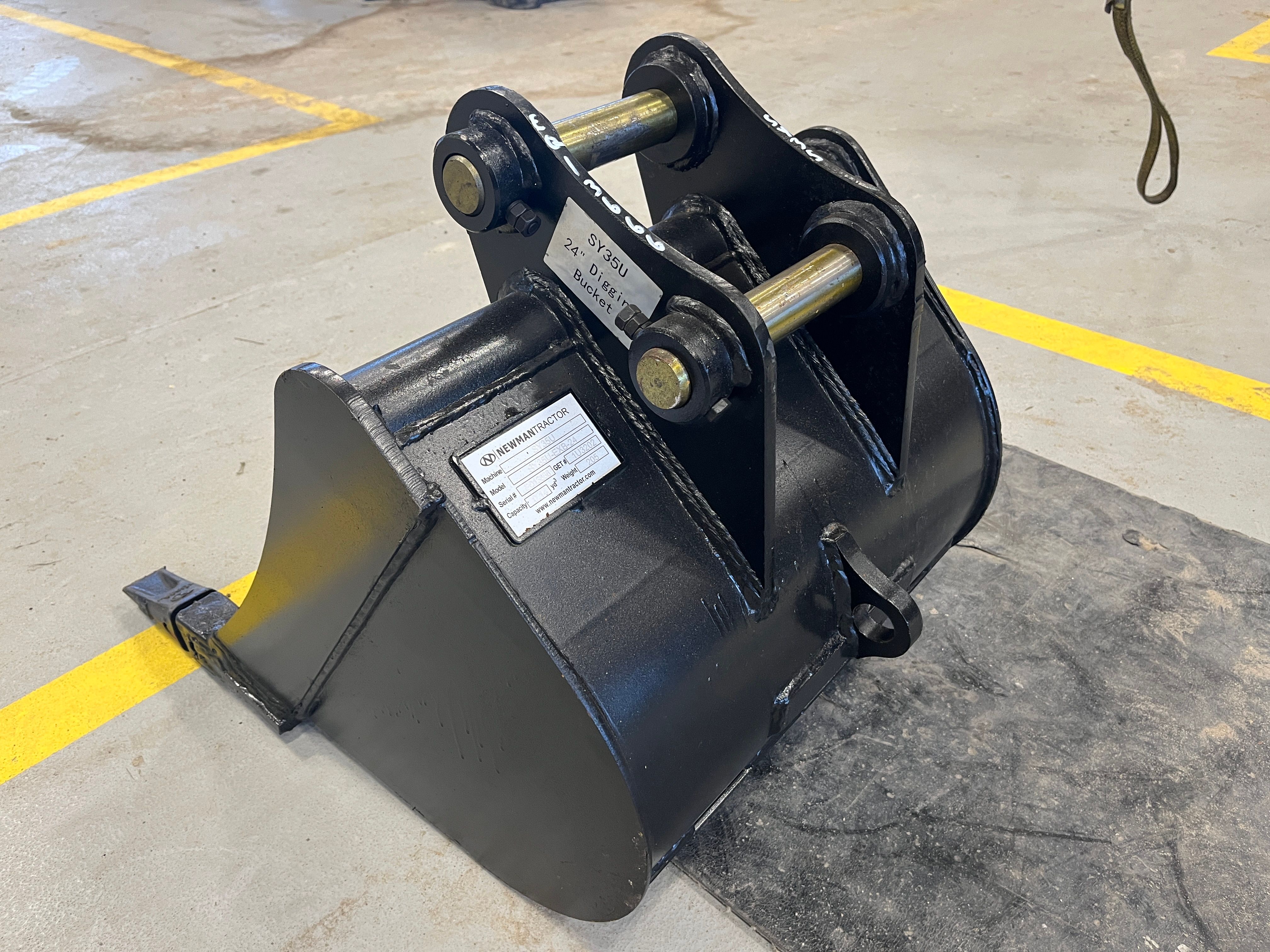 24" BUCKET FOR SY35U Photo 2 Thumbnail