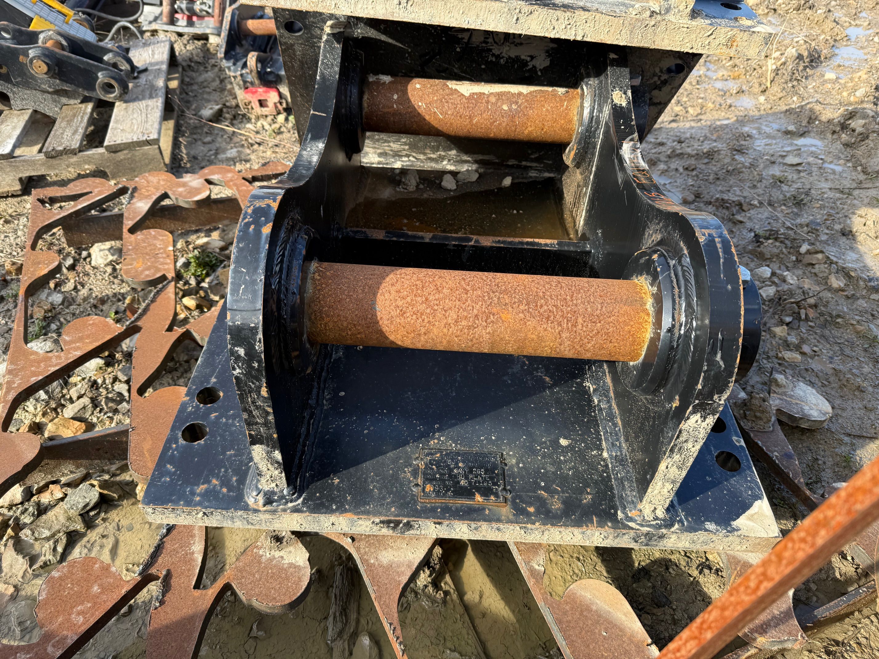 ALLU PADDING BUCKET MOUNT BRACKET FOR SY265C Photo 3 Thumbnail