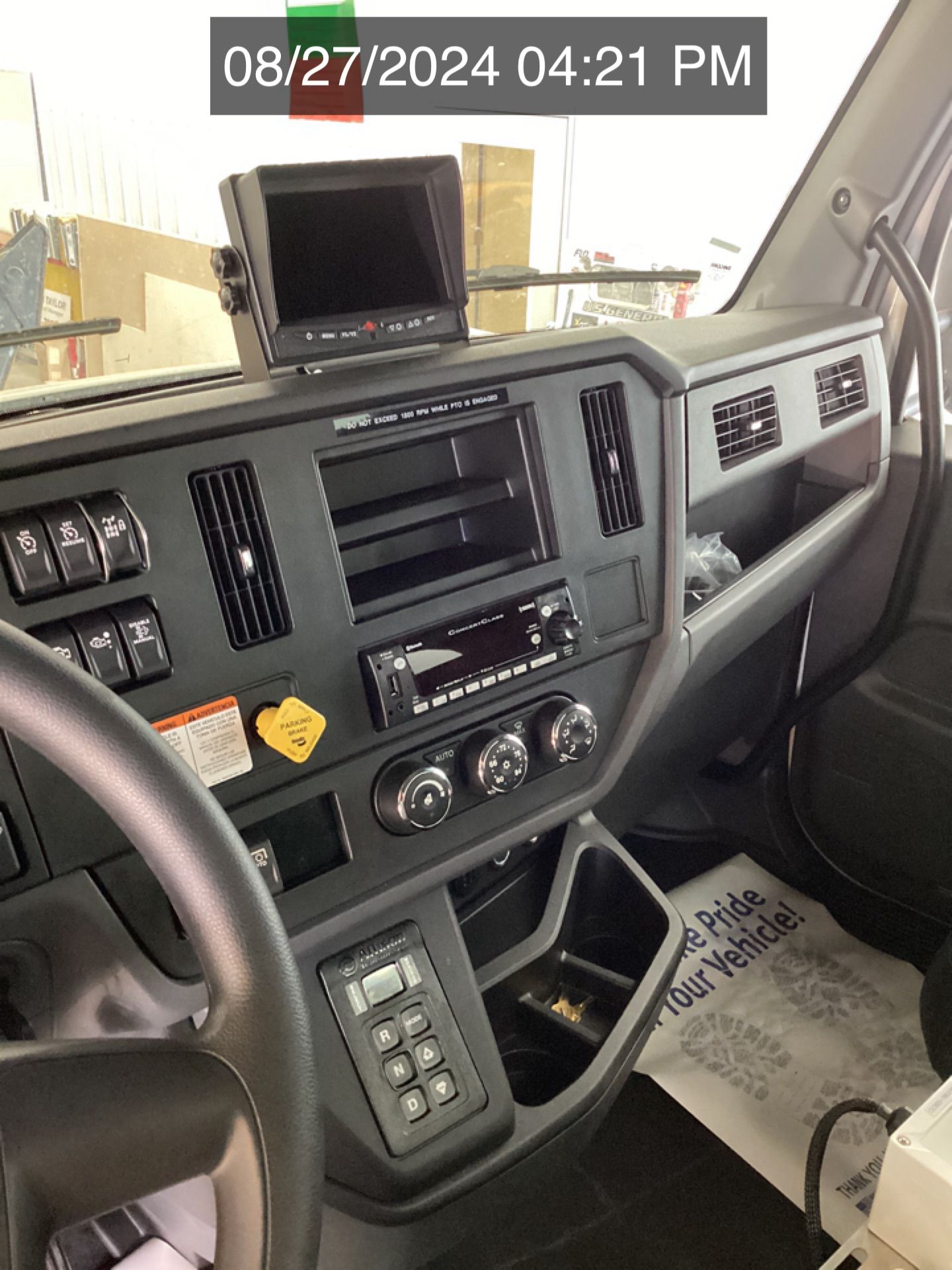 2025 PETERBILT 548 WATER Photo 7 Thumbnail