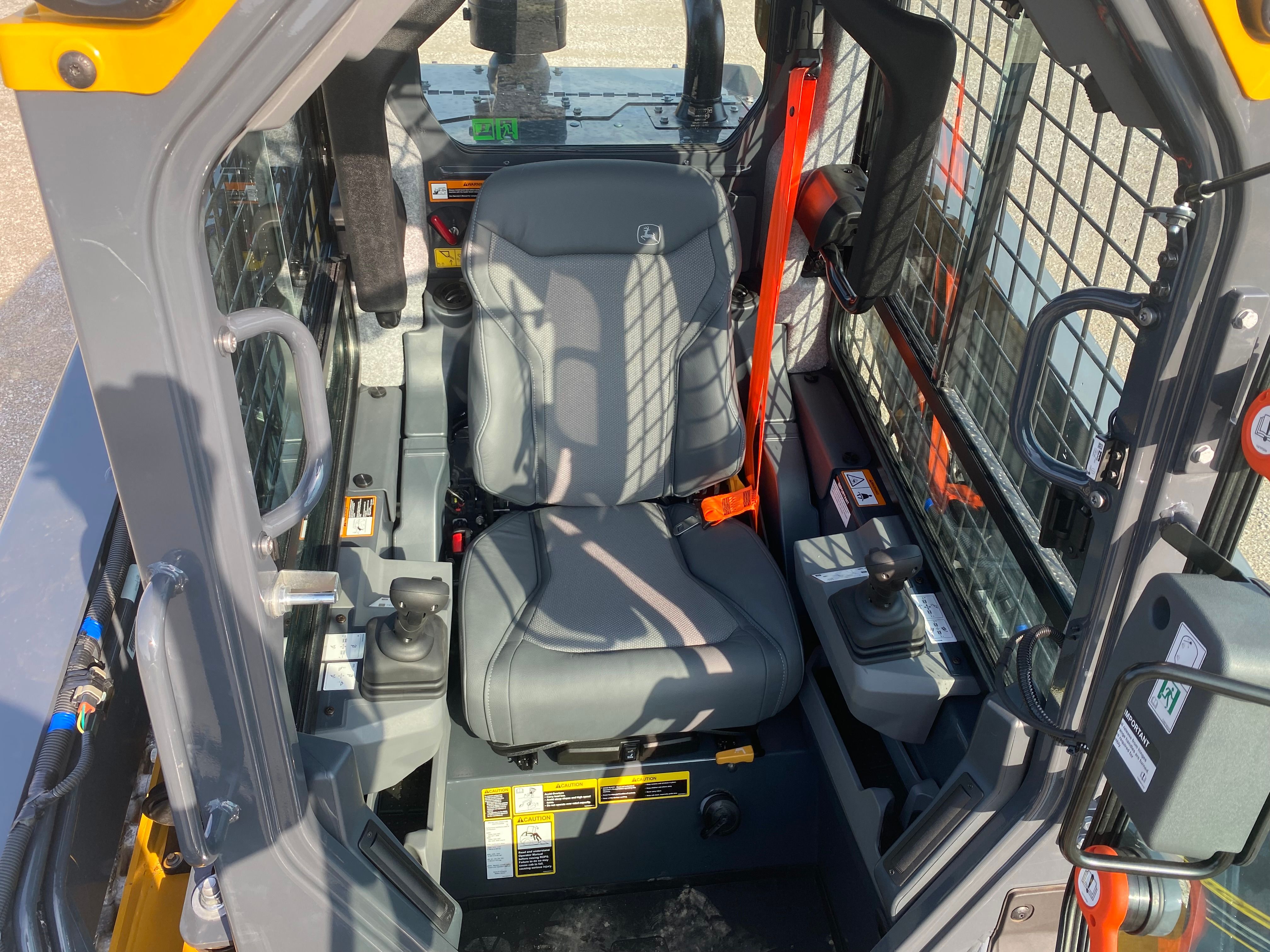 2024 JOHN DEERE 333P Photo 7 Thumbnail