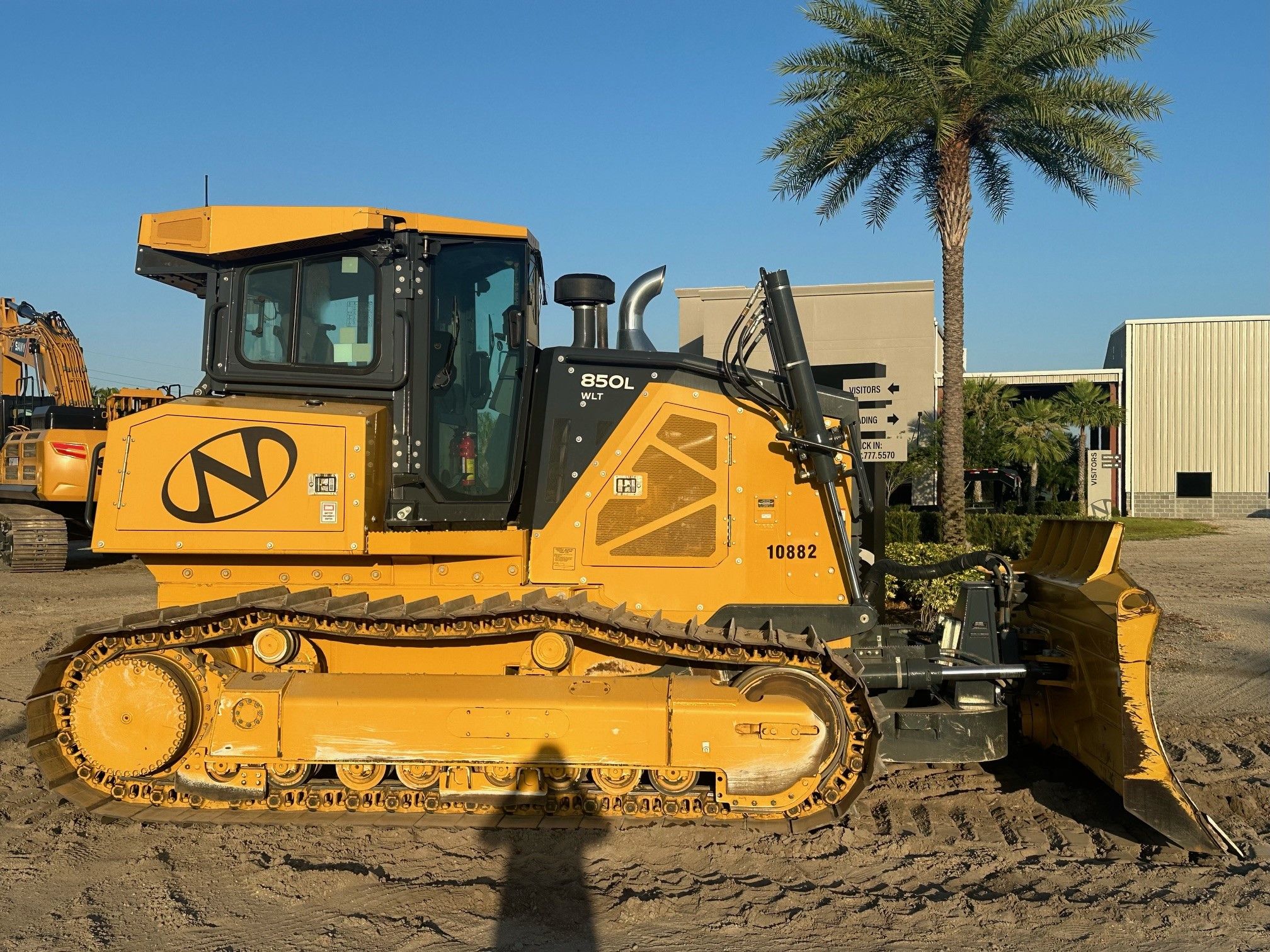 2023 JOHN DEERE 850L WLT Photo 5 Thumbnail