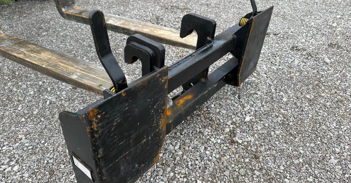 SKID STEER ADAPTER PLATE FOR SANY TELEHANDLER For Sale | Newman Tractor