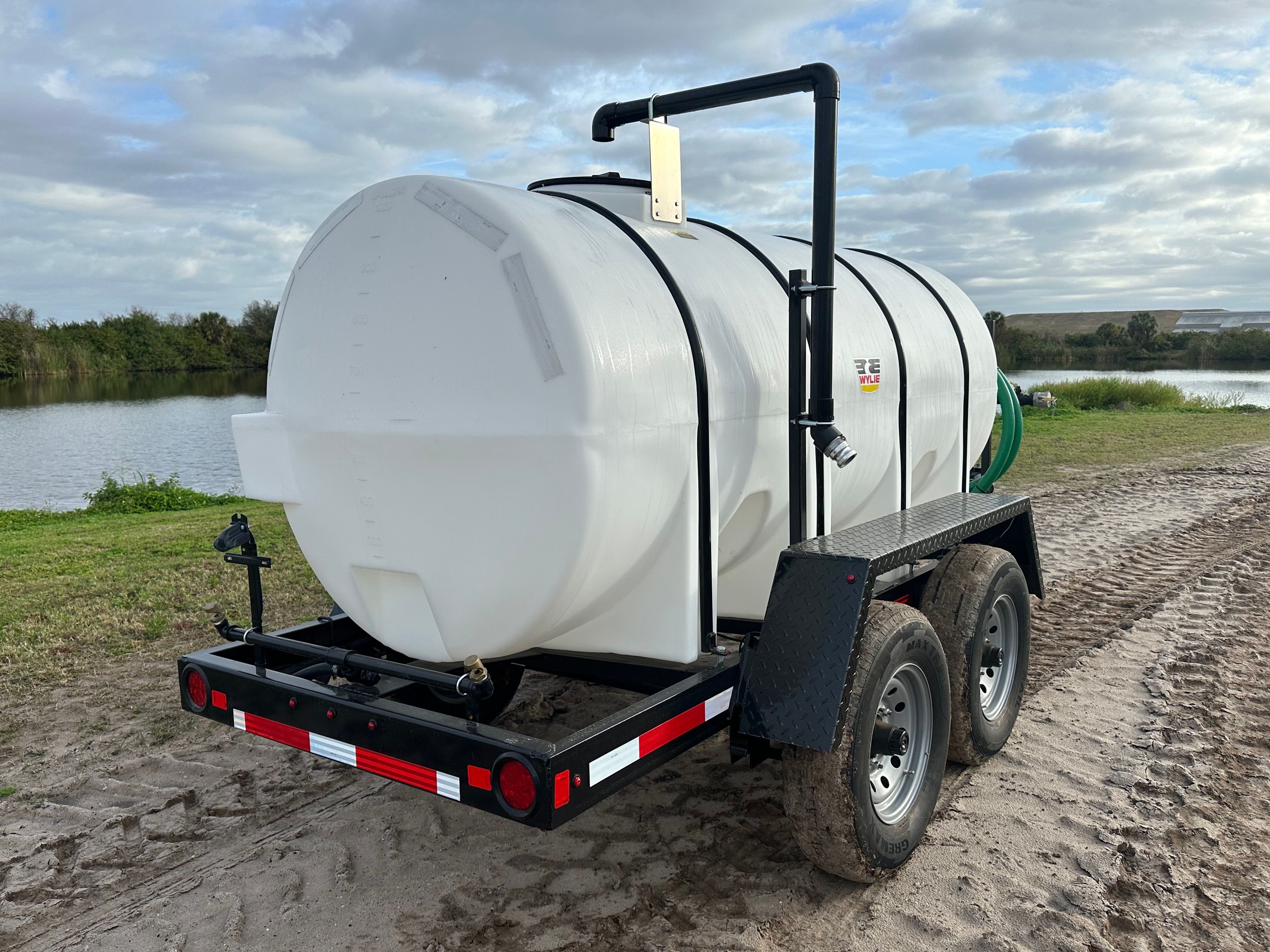 WYLIE 1025 GALLON EXPRESS WATER WAGON Photo 4 Thumbnail