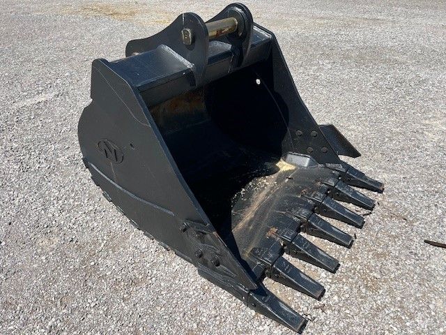 54" DIGGING BUCKET WITH 80MM PINS Photo 4 Thumbnail