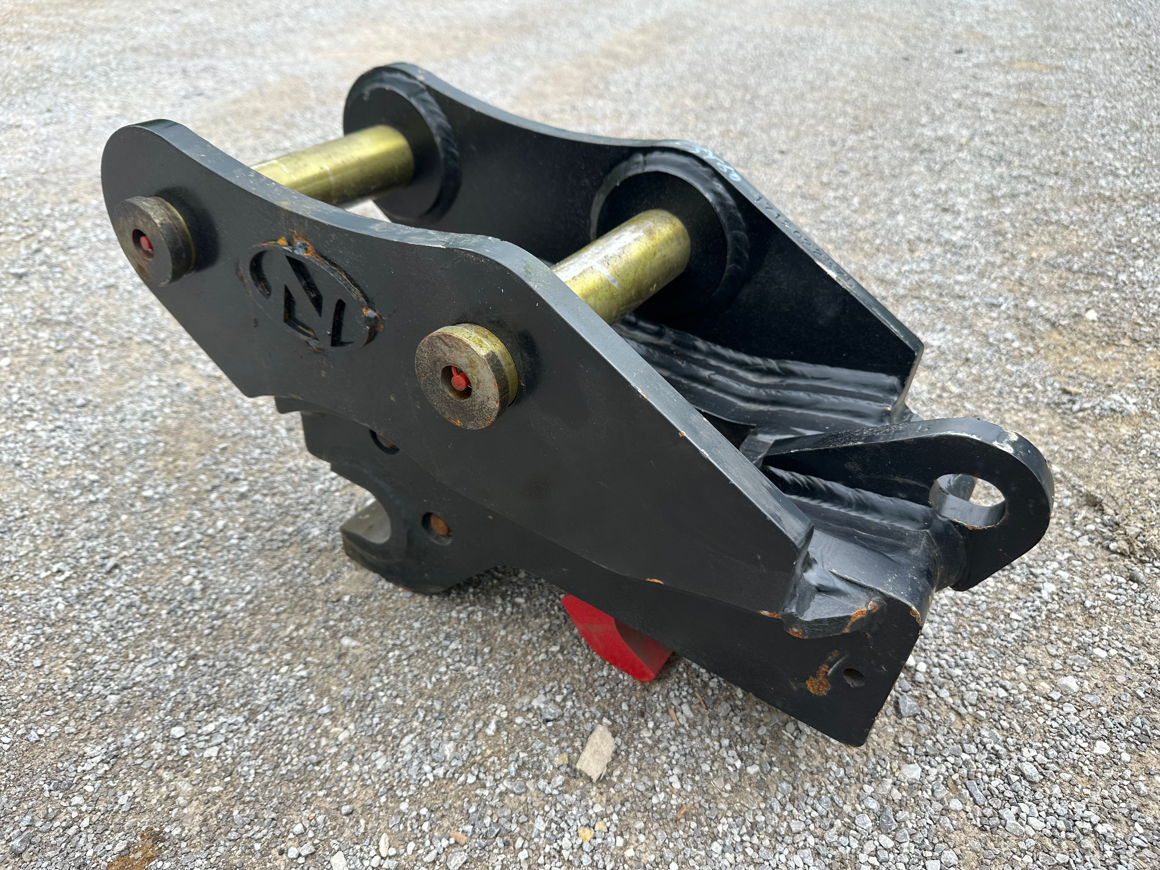 QCH HYDRAULIC QUICK COUPLER FOR SY60C Photo 1 Thumbnail