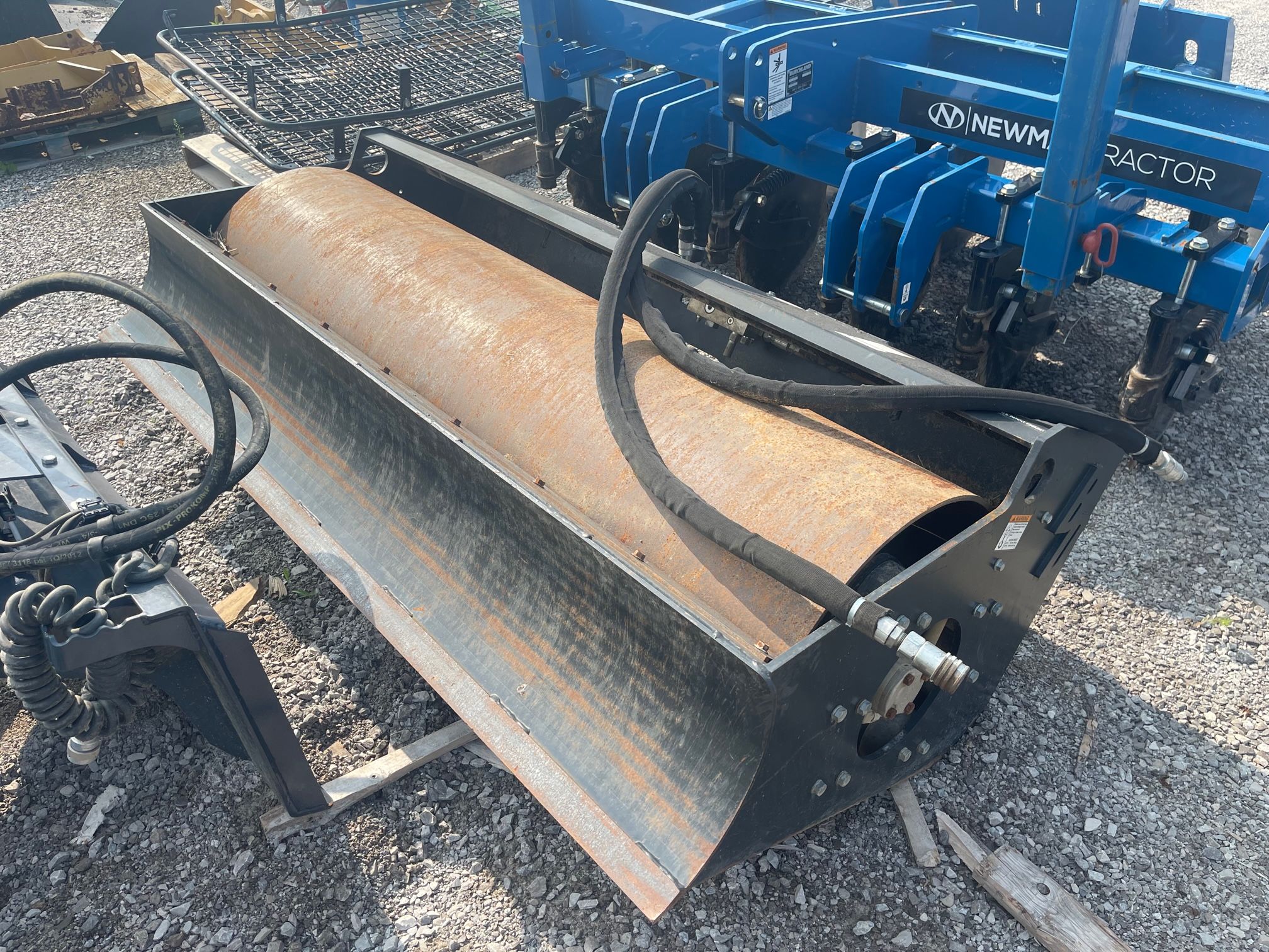 2020 BLUE DIAMOND 72" SMOOTH VIBRATORY ROLLER-SS Photo 2 Thumbnail