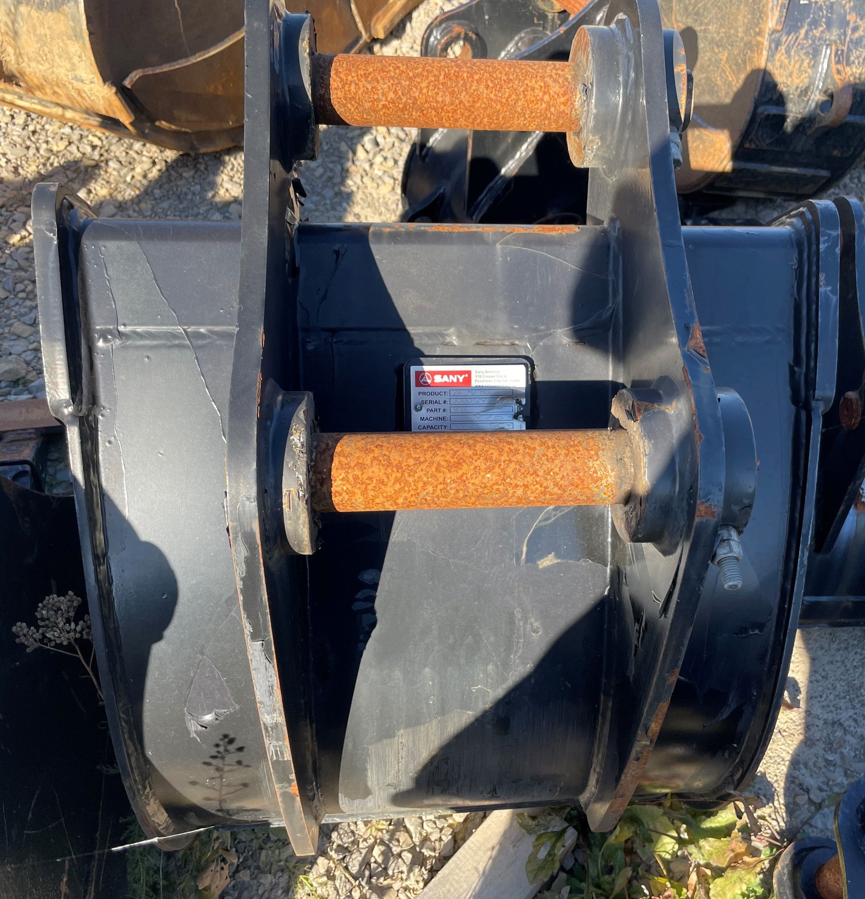 24" BUCKET FOR SY75C Photo 1 Thumbnail