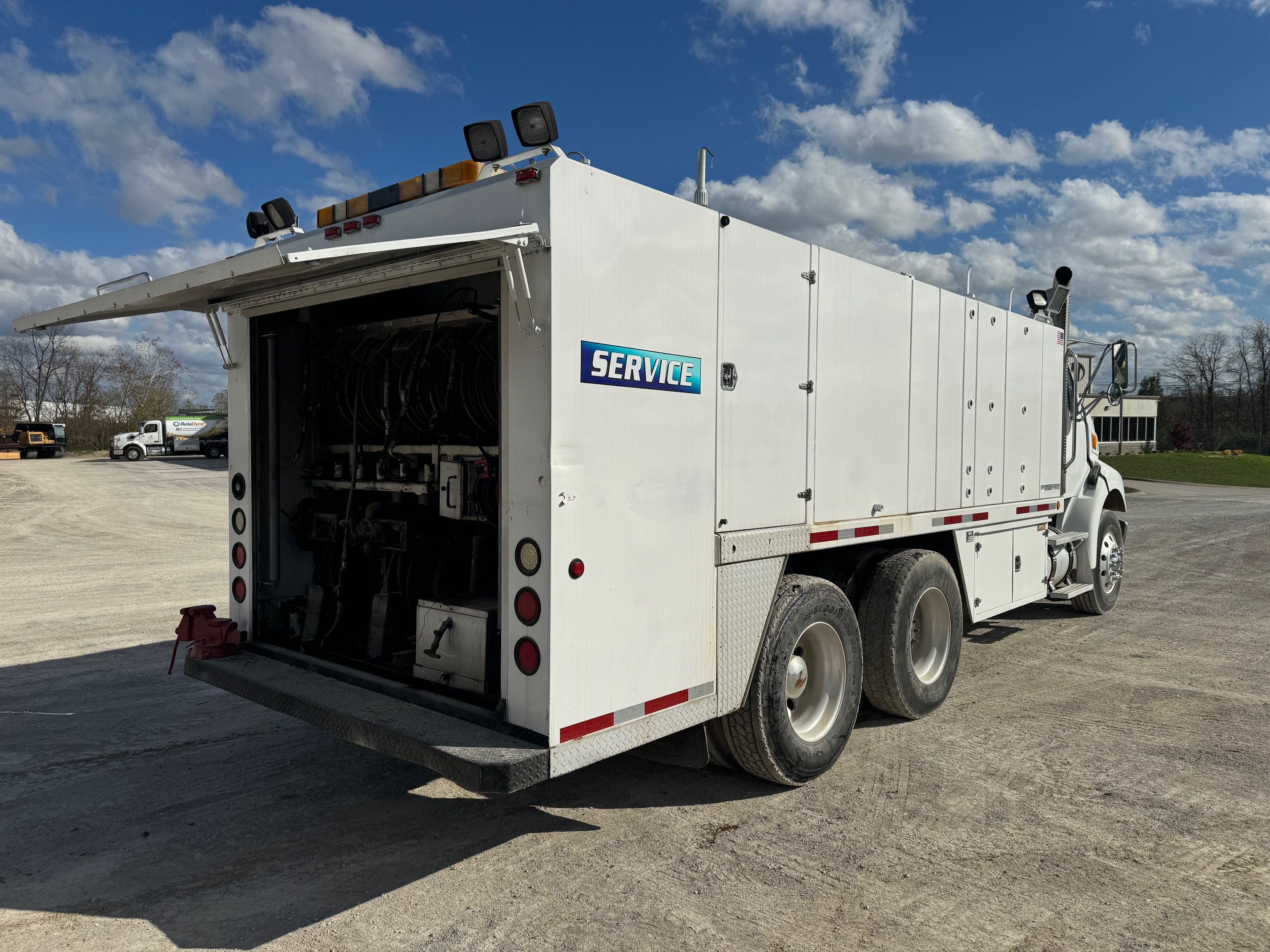 2005 STERLING L7501 Photo 9 Thumbnail