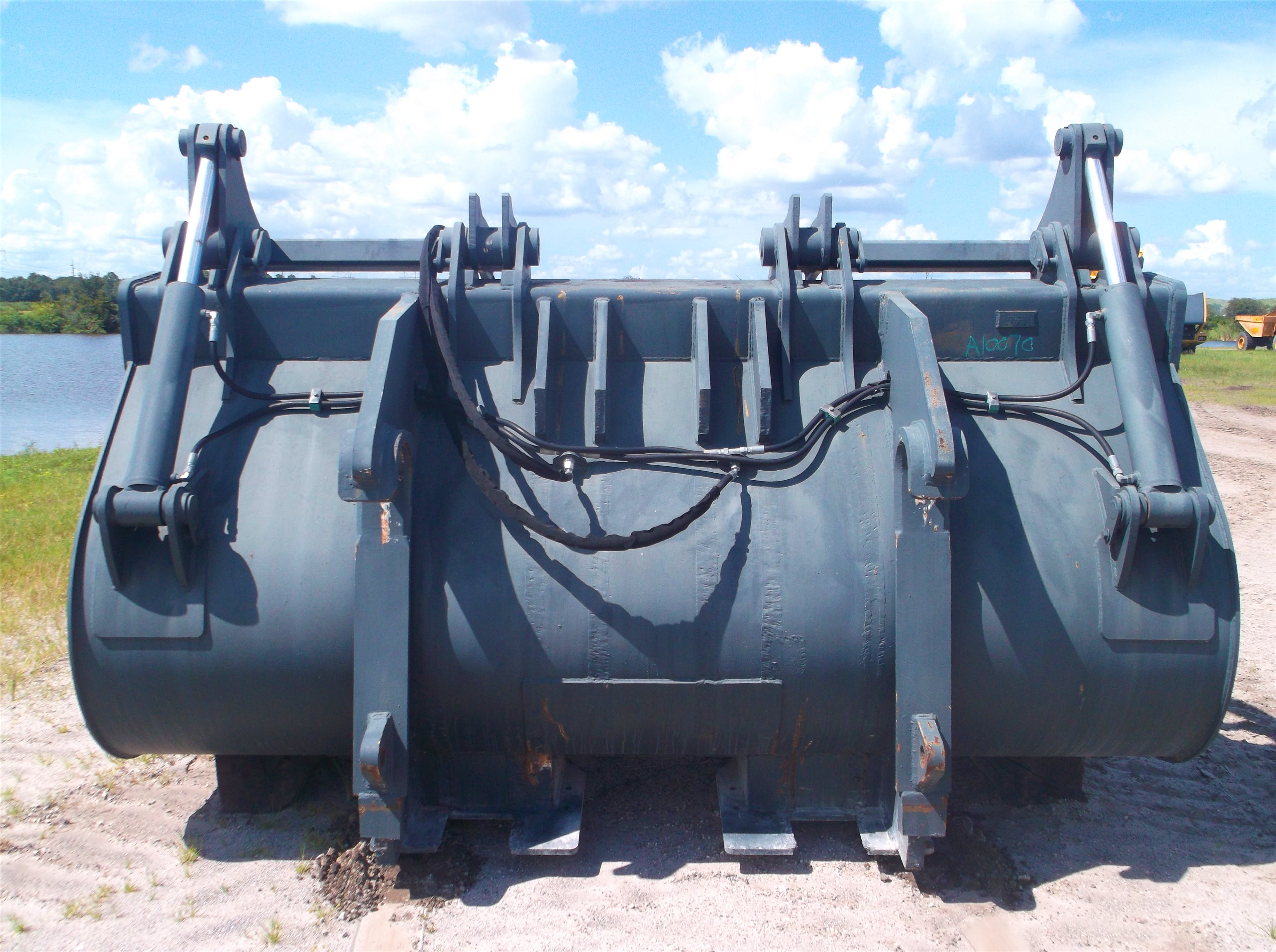 GRAPPLE BUCKET FOR BALDERSON L800 COUPLER Photo 3 Thumbnail