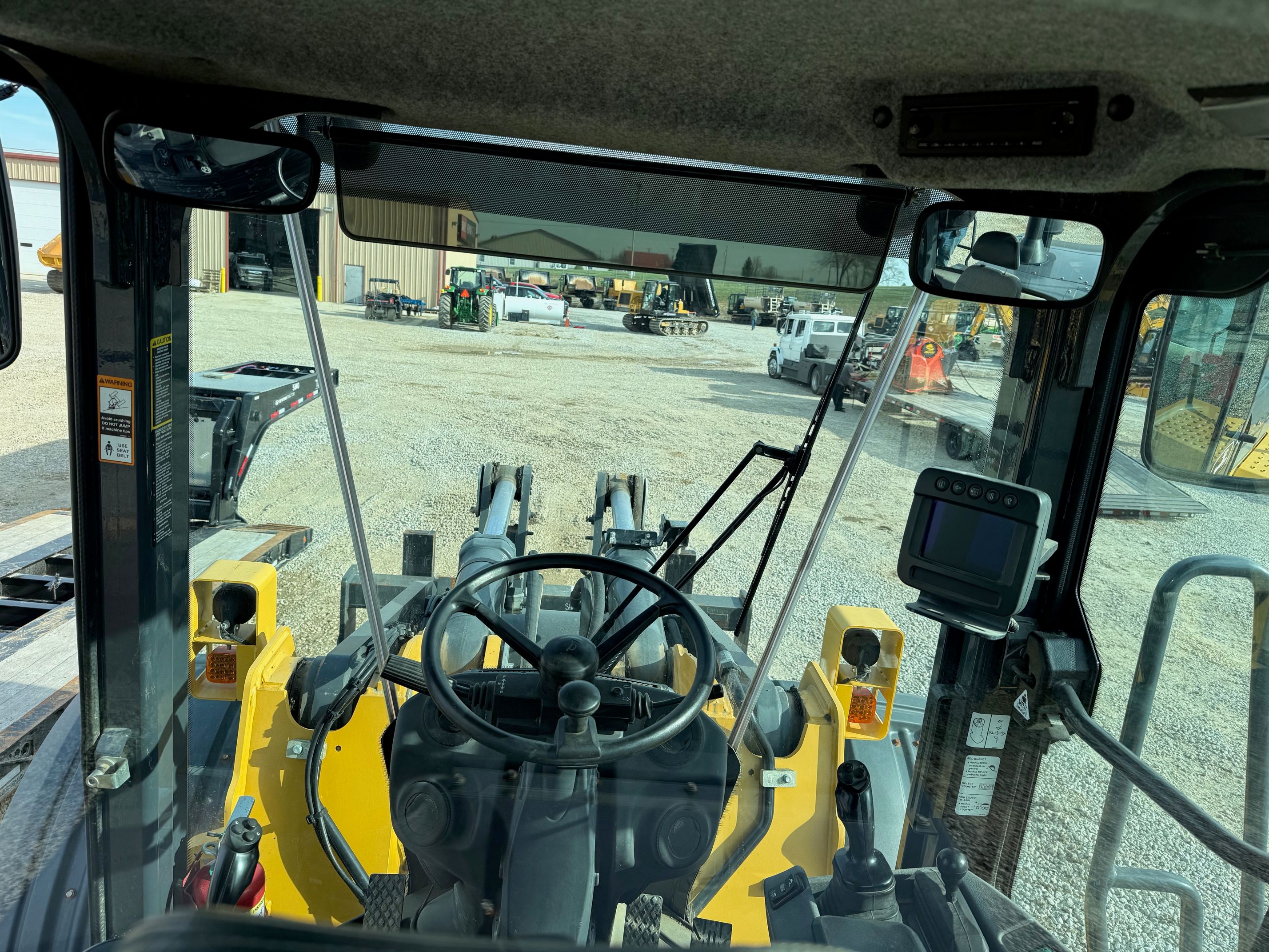 2019 JOHN DEERE 844K Photo 6 Thumbnail
