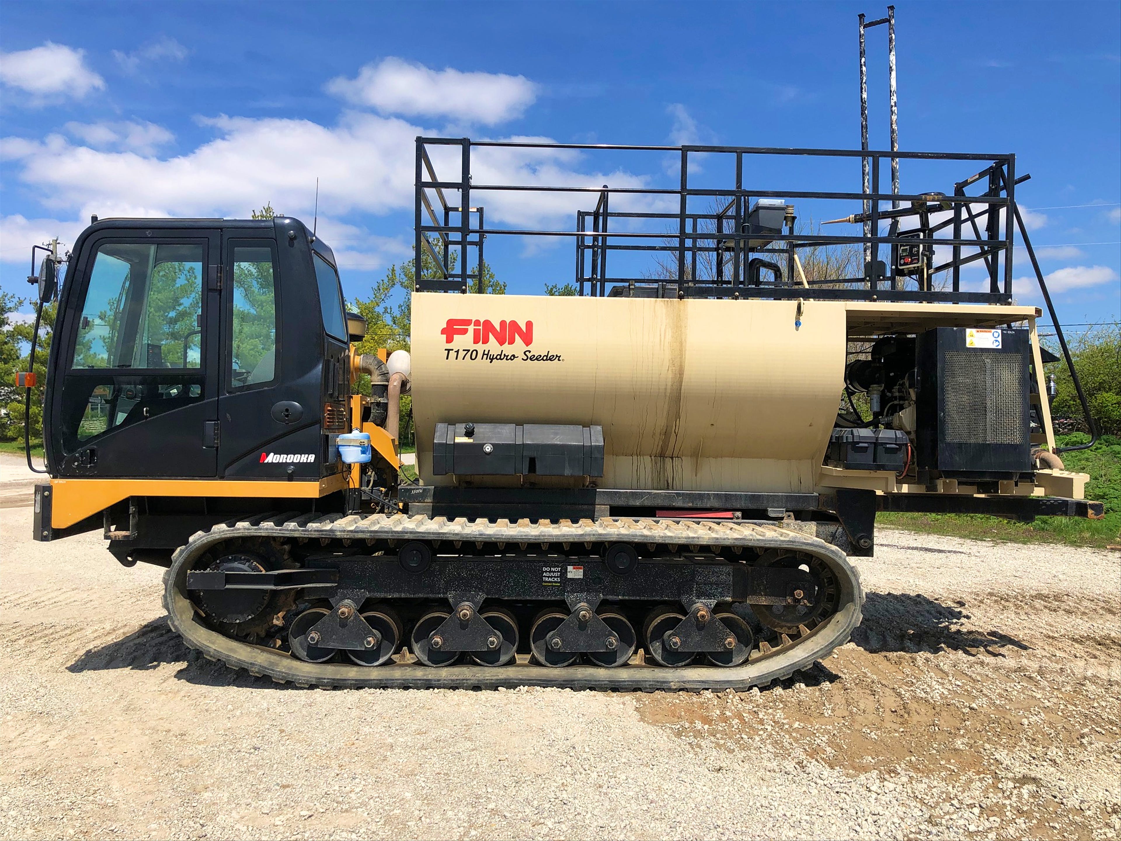 2014 MOROOKA MST 2200VD Photo 2 Thumbnail