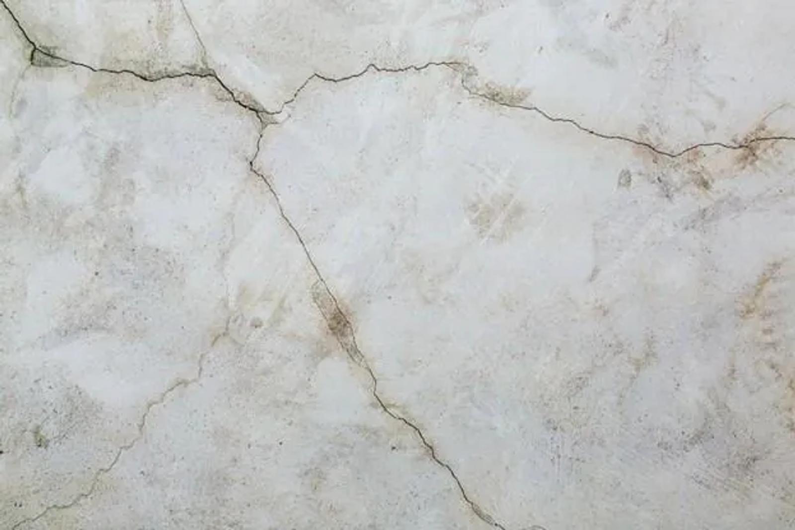 Marble Yellowing Causes: Oxidation vs Moisture