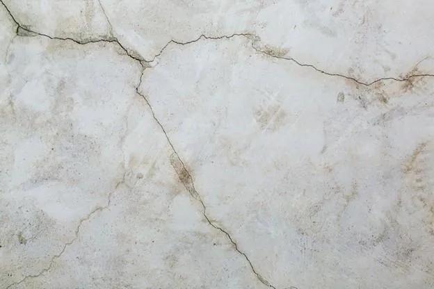Marble Yellowing Causes: Oxidation vs Moisture