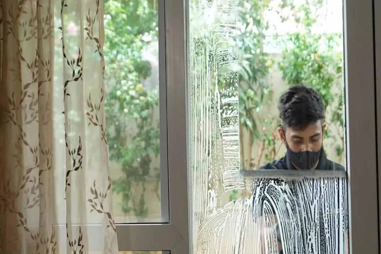 Easy Window Cleaning Tips for a Clear View