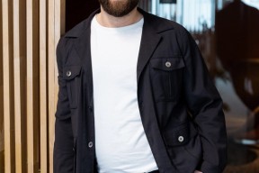 Leder faggruppen → Data Science & Maskinlæring Musikken jeg vibecoder til → Anbefaler alle å lese → Jobber med akkurat nå → Rosinbolle eller sjokoladebolle →