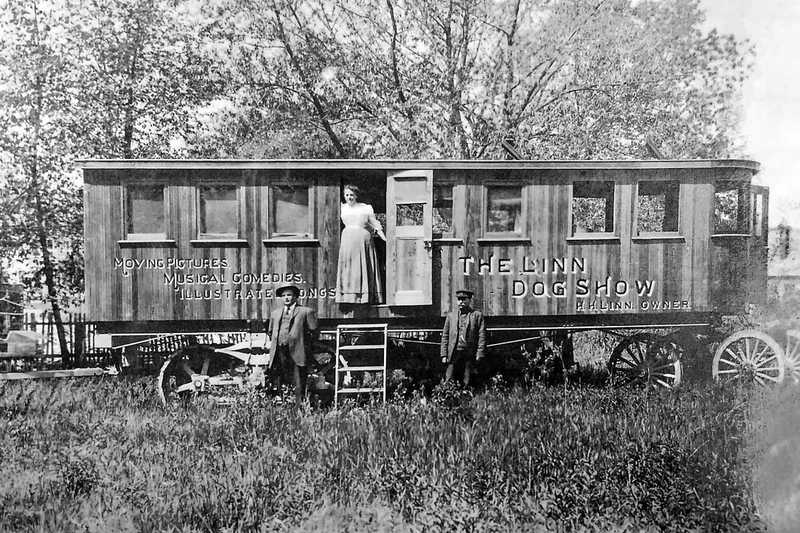 Linn Dog Show trailer