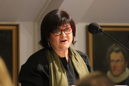 Trine Lindborg (Ap) fremja forslag om å utgreia institusjonskjøkken på Luranetunet (foto: Andris Hamre)