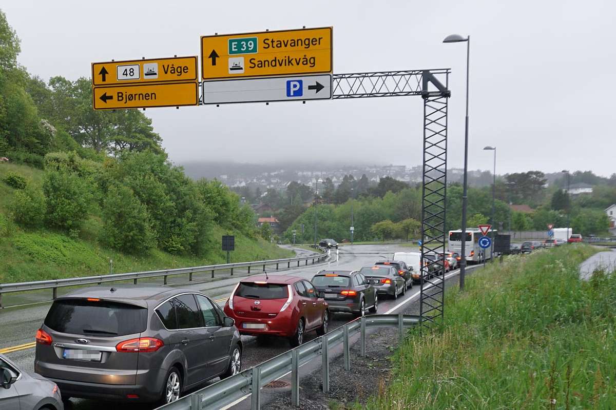 Trafikkuhell på Halhjemsvegen