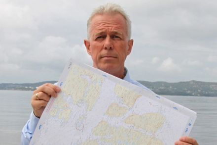 Lær det å lesa og bruka sjøkart, oppmodar informasjonssjef i Gjensidige, Arne Voll (pressefoto)