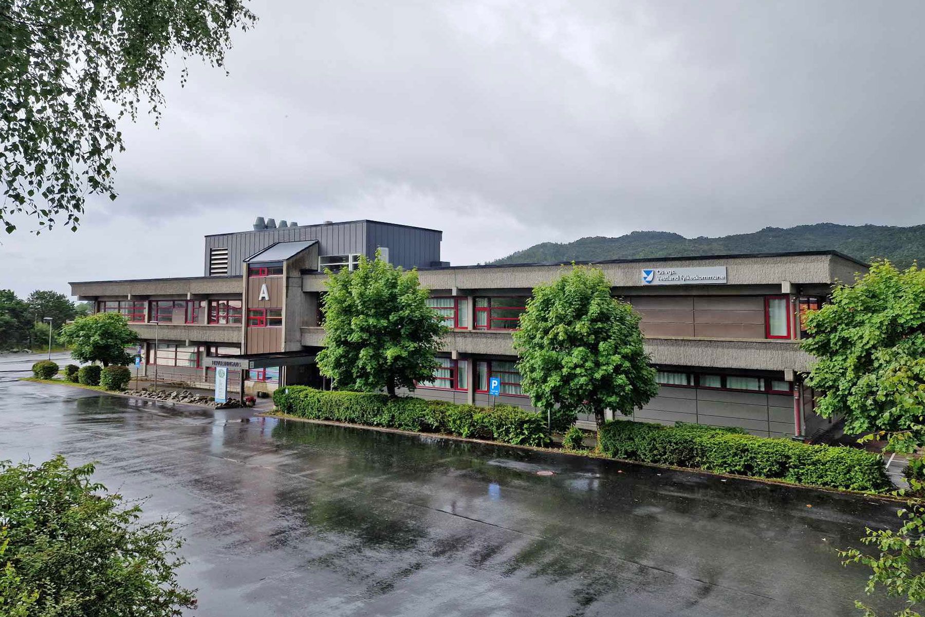 Vi er uroa for utbygginga av Os vgs