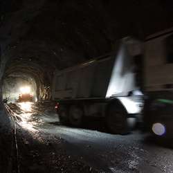 Driving av siste stykket av tunellen mot Tellevika. (Foto: KVB)