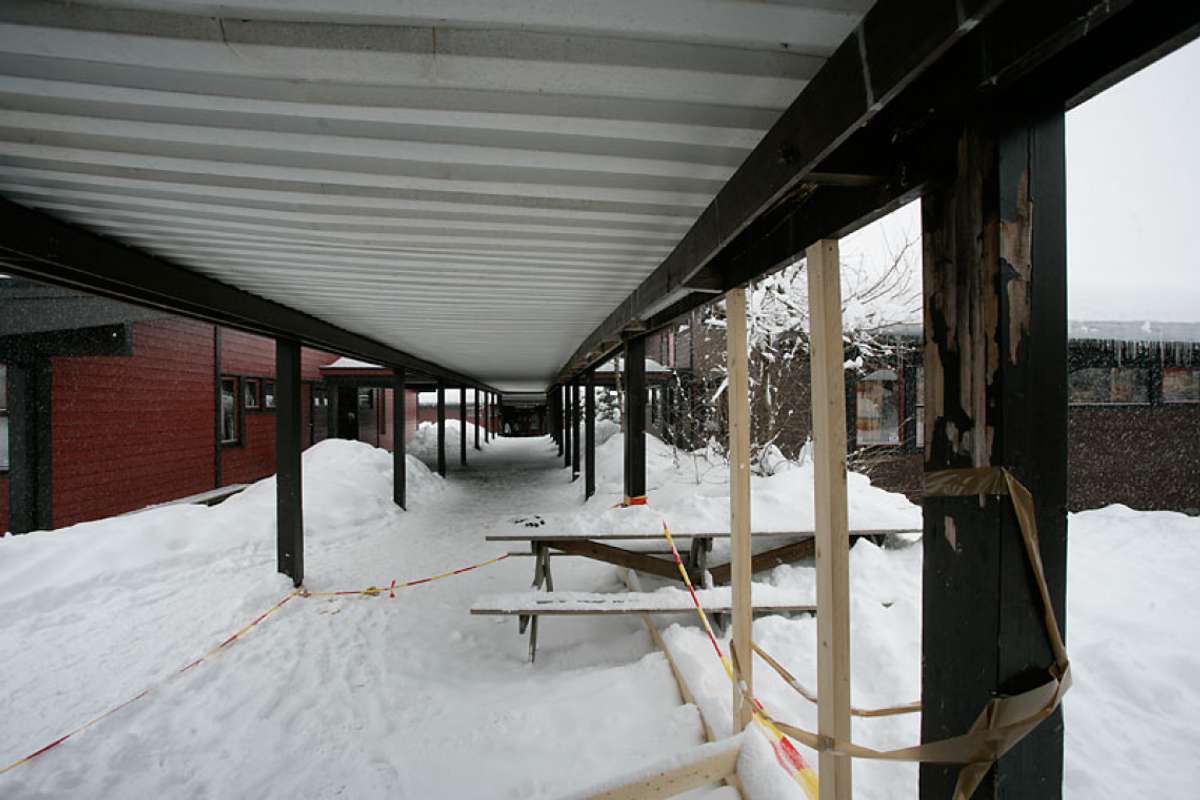 Svalgangen på Kuventræ gav etter i februar 2010. (Foto: KVB)