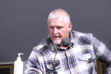 Harald Lekven (uavhengig), her i kommunestyret 22. september. (Foto: Kjetil Vasby Bruarøy)