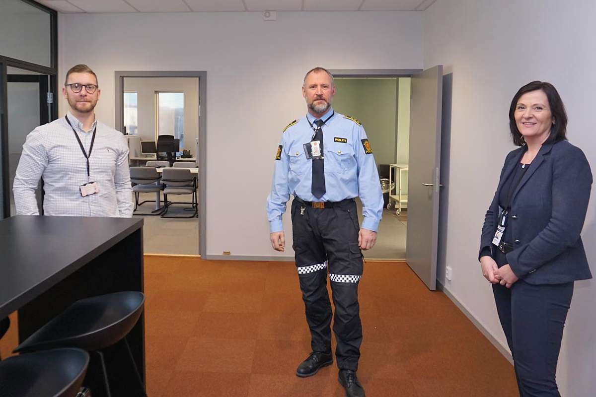 På innsida av nytt lensmannskontor