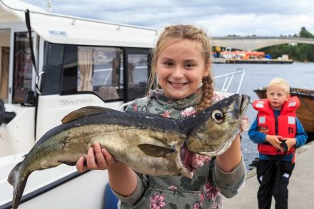 Største fisk uansett klasse var ein lyr på 2,9 kg - tatt av Lilly Davida Vedholm Flaterås (10). (Foto: Oddmund Lunde)