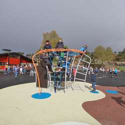 Nytt uteområde på Kuventræ barneskule.  (Foto: KOG)