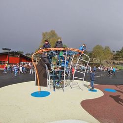 Nytt uteområde på Kuventræ barneskule.  (Foto: KOG)