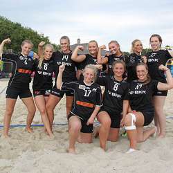 Høns med Guns vann volleyballturneringa. (Foto: KMAL)