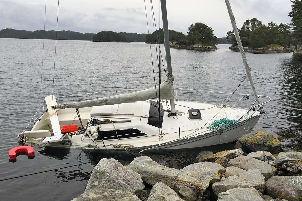 Båten låg på halv åtte også i september i fjor. (Foto: Kjetil Vasby Bruarøy)