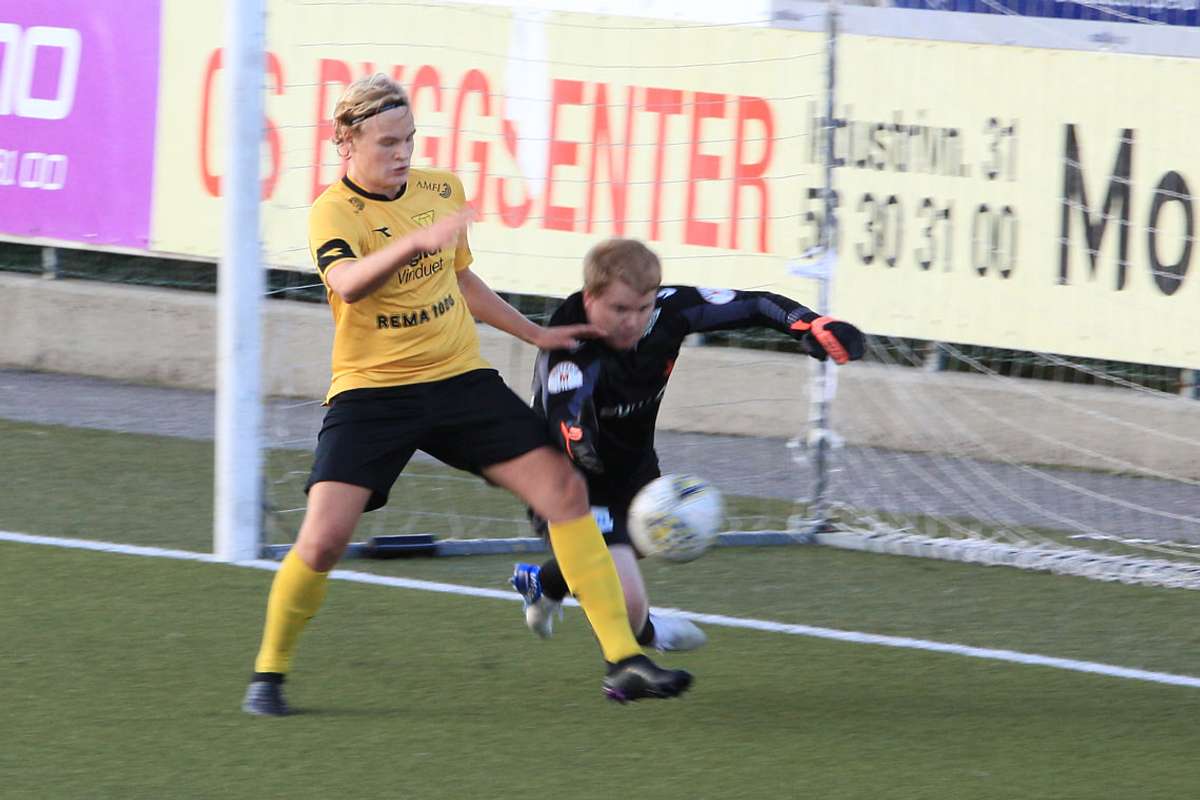 Elias har skåra ekte hattrick i to bortekampar på rad. (Foto: KVB)