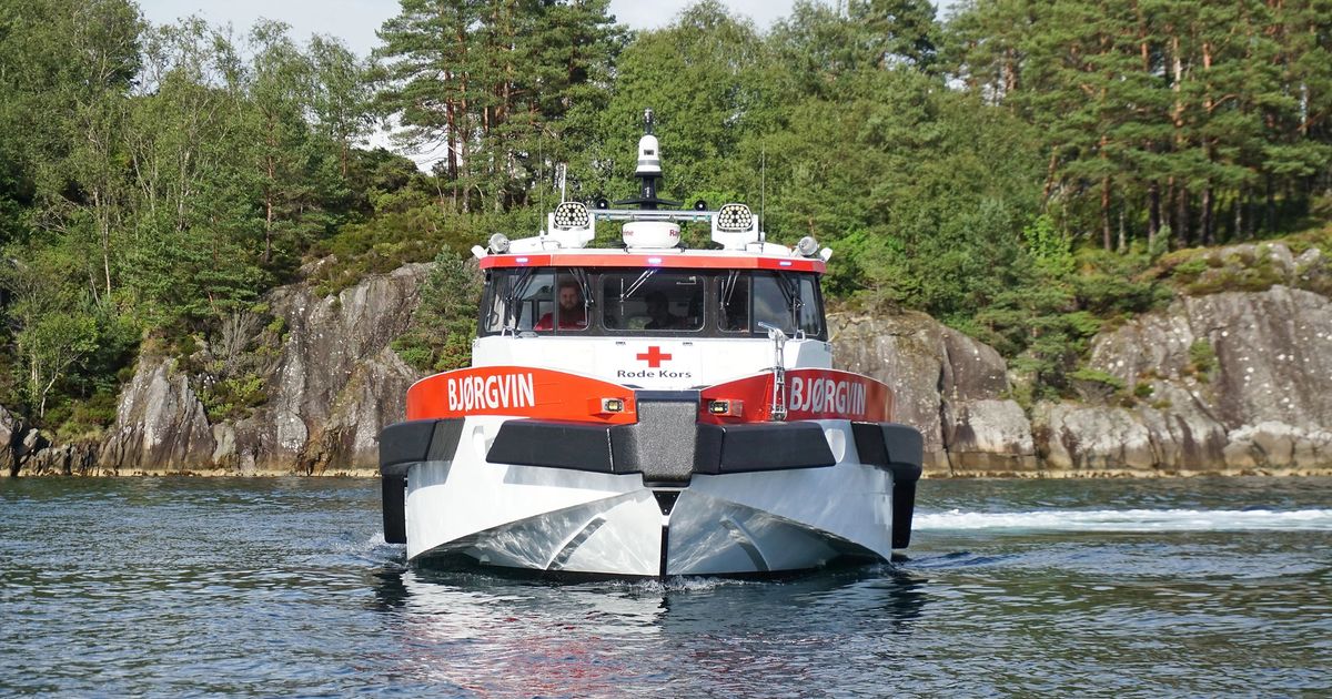 Om bord i den nye Røde Kors-båten - Midtsiden