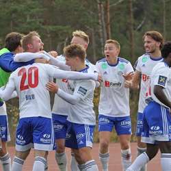Instebø (nr 19) spelte frå start då Lysekloster slo Bjarg 4-0 hausten 2021. (Foto: Kjetil Vasby Bruarøy)