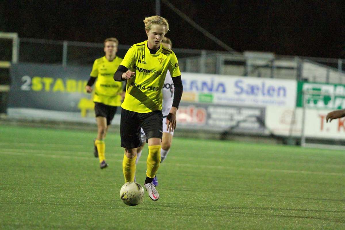 Scott sitt skot gjekk i tverrligger. Så kom baklengsmål og utlikning det neste minuttet. (Foto: KVB)