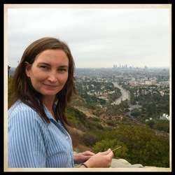 Ine at the Mulholland Drive viewpoint, overlooking Los Angeles, CA (foto: privat